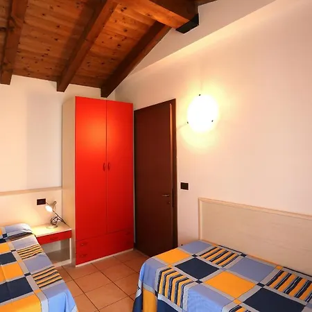 Apartment Ai Pini Lido Altanea