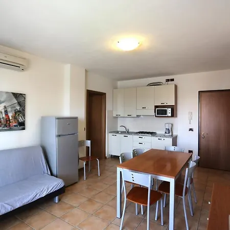 Ai Pini Lido Altanea Apartment *
