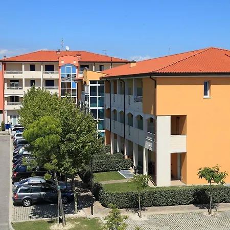 Apartment Ai Pini Lido Altanea