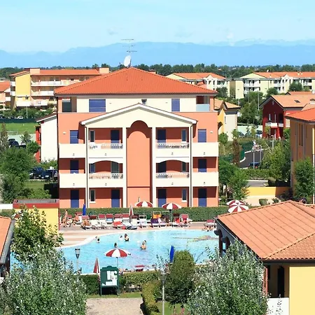 Ai Pini Lido Altanea Apartment *