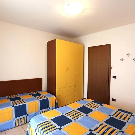 Ai Pini Lido Altanea