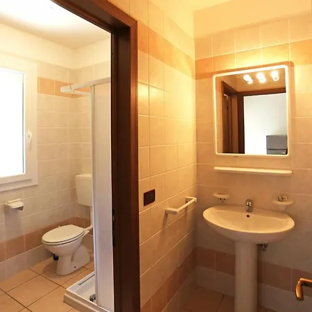 Ai Pini Lido Altanea Apartment