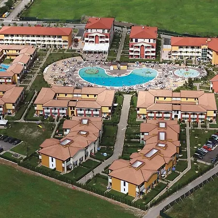 Ai Pini Lido Altanea Apartment Caorle