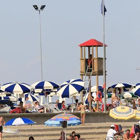 Ai Pini Lido Altanea Apartment Caorle