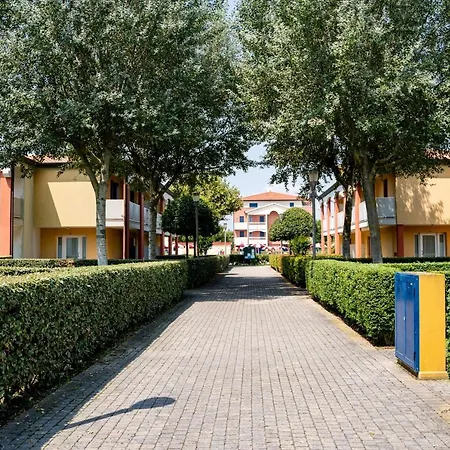 Ai Pini Lido Altanea Apartment *