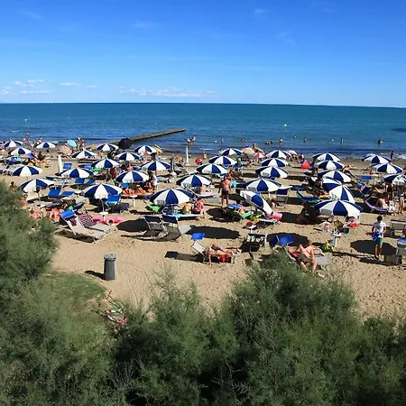 Ai Pini Lido Altanea Apartment